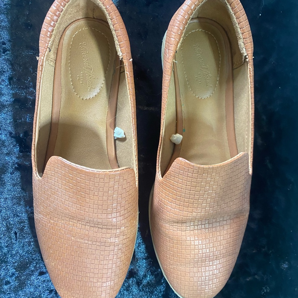 Universal Thread Camel Loafers - Picture 3 of 3